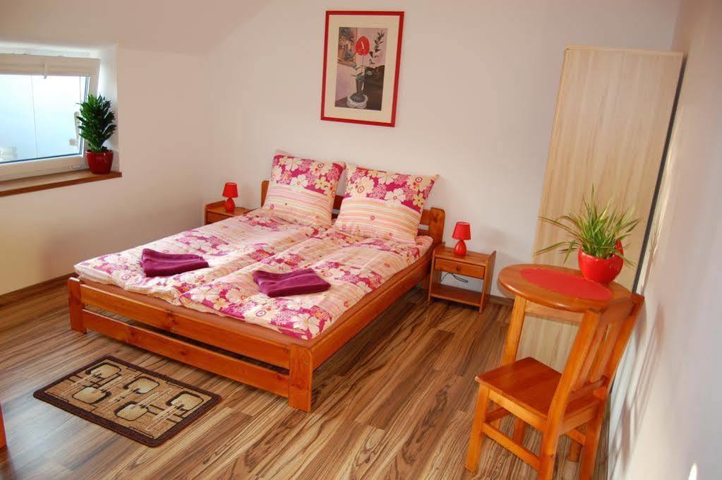 Hostal Okecie 39 - I Parking Blisko Lotnisko Okecie *