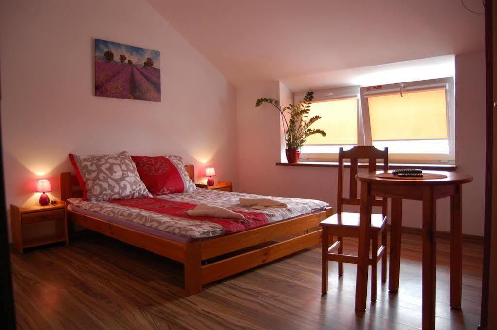 Hostal Okecie 39 - I Parking Blisko Lotnisko Okecie