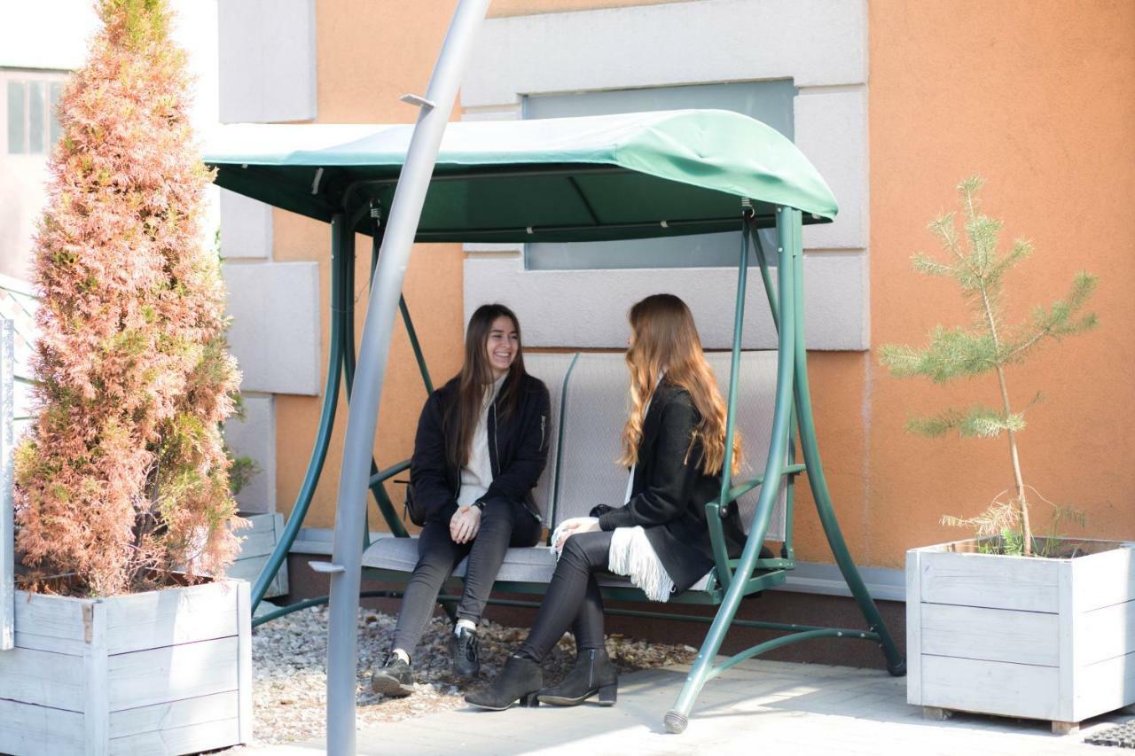 Okecie 39 - I Parking Blisko Lotnisko Okecie * Varsovia